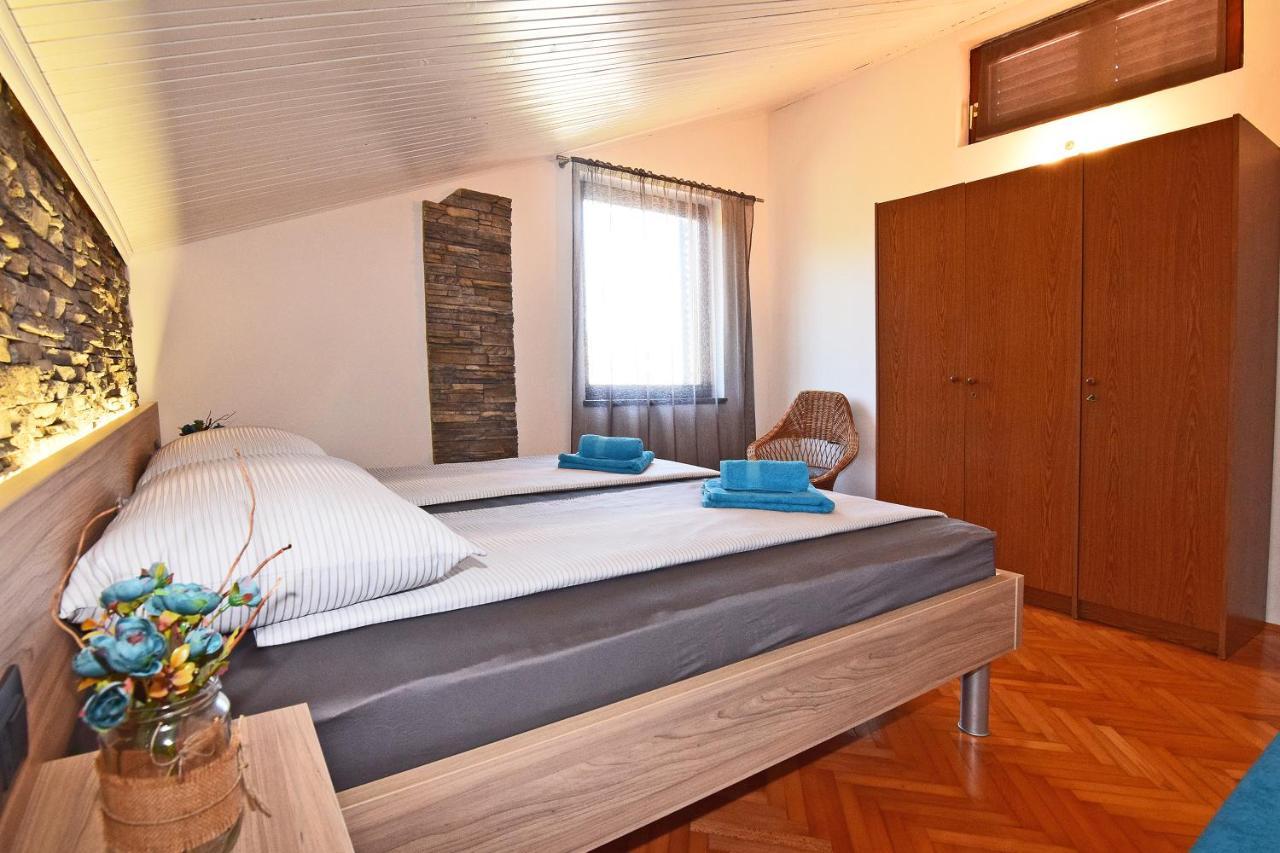 Apartment Leona Pula Buitenkant foto